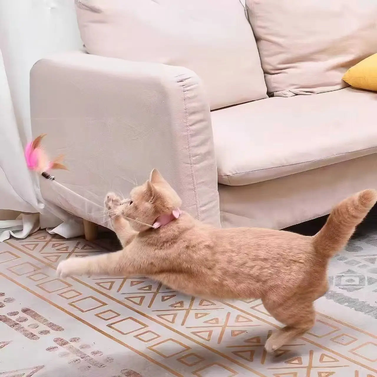 Flapping Interactive Hanging Cat Toy Collar Necklace Feather Teaser Toy Chase Catch Jump Kitten Dog Neck Wand Training Toy Gym Physical Exercise Hunting Skill Durable Adjustable Silicone Collar Pet Play